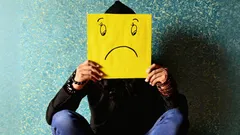 Gli psicologi hanno indicato le frasi che le persone con un pensiero negativo ripetono più spesso