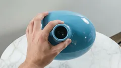 Come pulire una bottiglia o un vaso dal collo stretto senza scovolino: il metodo delle nostre nonne