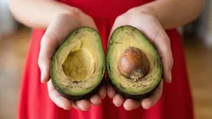Come conservare correttamente l’avocado perché non annerisca: un esperto svela un trucco
